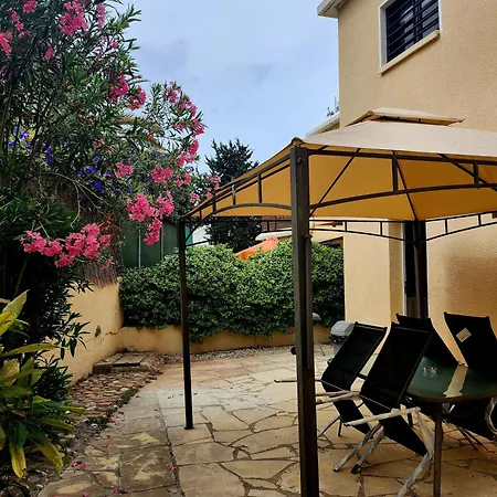 Seaside Private Garden Terrace Bbq And Pool * Paphos