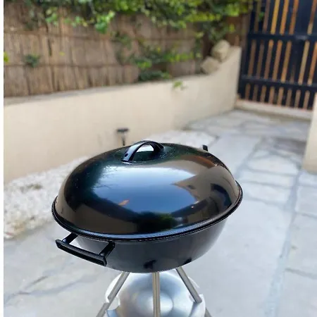 Seaside Private Garden Terrace Bbq And Pool Lejlighed Paphos