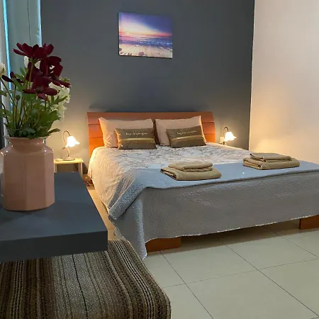 Seaside Private Garden Terrace Bbq And Pool *