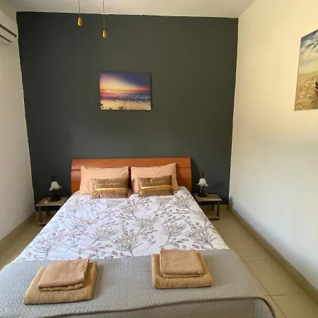 Apartment Seaside Private Garden Terrace Bbq And Pool Paphos